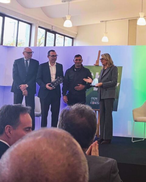 news cerimonia di premiazione sul palco